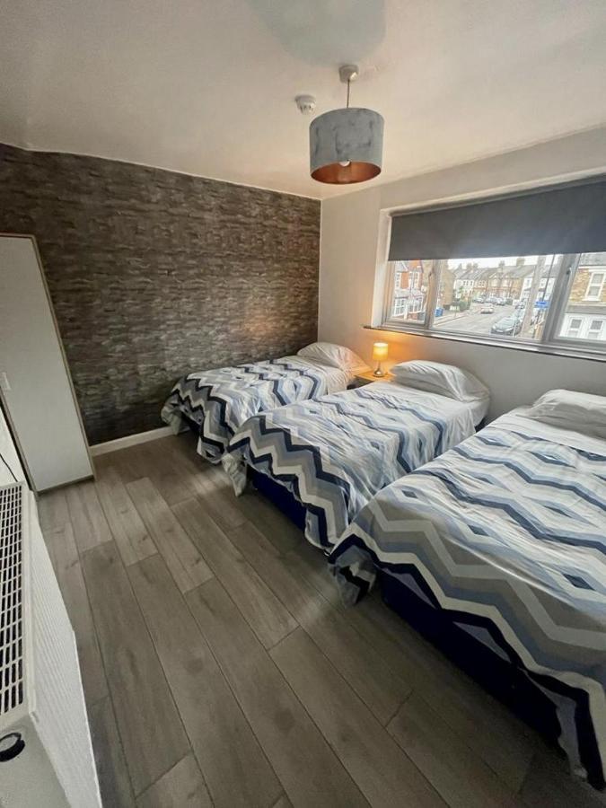 Top Twenty Bed And Breakfast Windsor Exterior photo